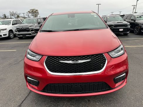 New 2026 Chrysler Pacifica Select image 6