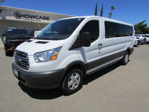 Used 2017 Ford Transit 350 XLT RWD image 4
