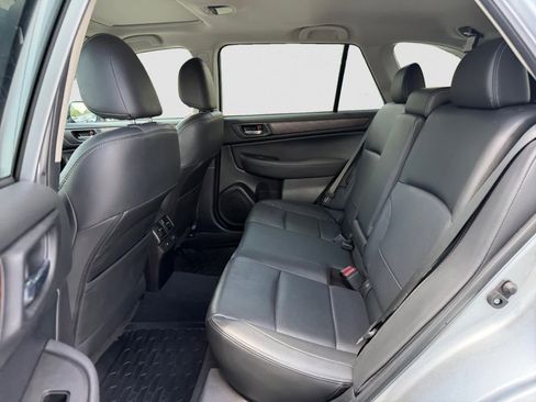 Used 2016 Subaru Outback 2.5i Limited AWD/4WD image 11