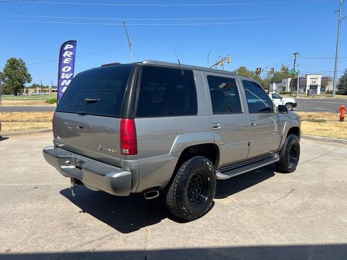 Used 2000 Cadillac Escalade 4WD image 7