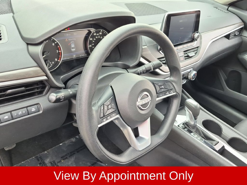 Used 2025 Nissan Altima 2.5 SV FWD image 15