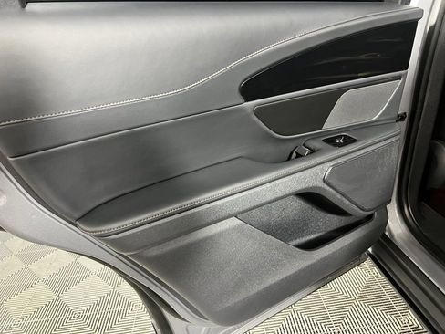 Used 2024 Lincoln Nautilus Reserve w/ Jet Appearance Package (87T) image 28