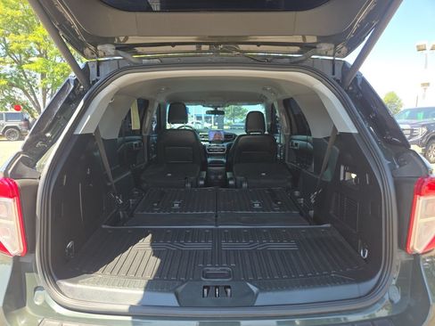Used 2023 Ford Explorer XLT w/ Equipment Group 202A AWD/4WD image 22