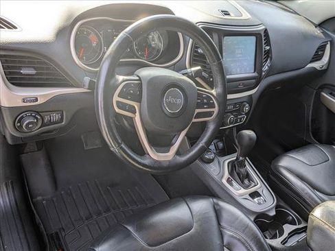 Used 2017 Jeep Cherokee Latitude w/ True North Edition AWD/4WD image 10
