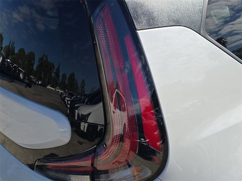 New 2025 Kia Soul LX image 10
