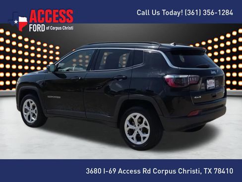 Used 2024 Jeep Compass Latitude AWD/4WD image 6