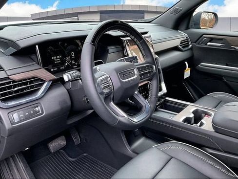 New 2026 GMC Acadia Denali w/ Super Cruise Package image 7