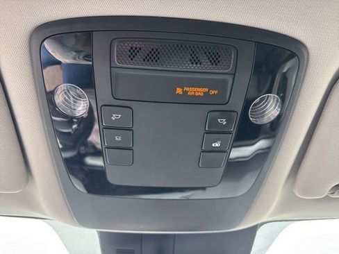 Used 2024 Kia Carnival LX image 29