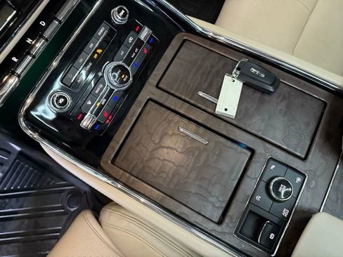Used 2021 Lincoln Navigator Reserve w/ Luxury Package image 30