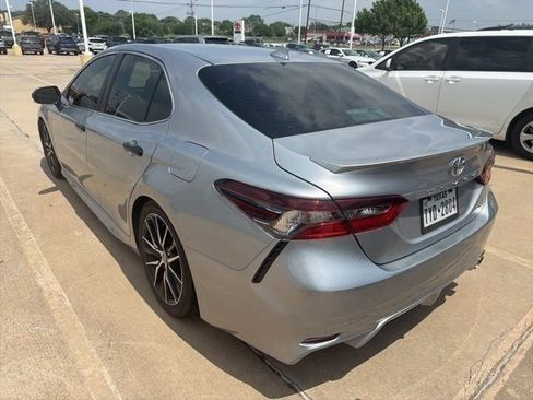 Used 2024 Toyota Camry SE FWD image 6