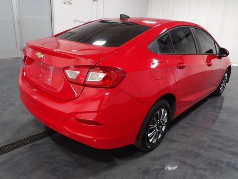 Used 2018 Chevrolet Cruze LS image 4