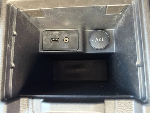 Used 2016 Ford Focus SE w/ Equipment Group 201A FWD image 28