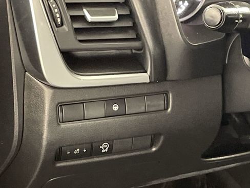 Used 2023 Nissan Rogue SV image 12