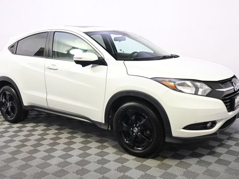 Used 2018 Honda HR-V EX image 7