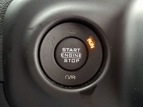 Used 2021 Jeep Wrangler Sport S image 23