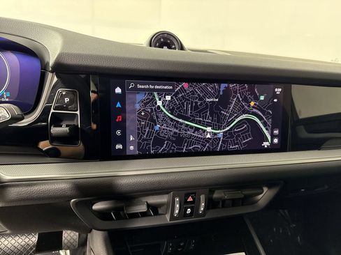 Certified 2025 Porsche Cayenne AWD/4WD image 27
