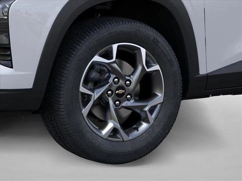 New 2026 Chevrolet Trax LT image 9