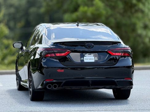 Used 2023 Toyota Camry SE w/ Cold Weather Package FWD image 5