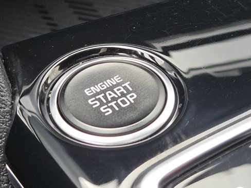 Used 2025 Kia Sportage SX image 10