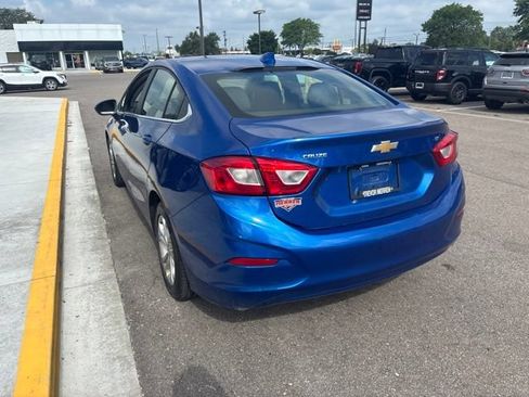 Used 2019 Chevrolet Cruze LT FWD image 9