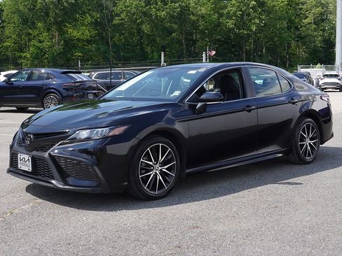 Used 2024 Toyota Camry SE AWD/4WD image 5