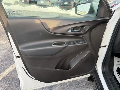 Used 2018 Chevrolet Equinox LT image 18
