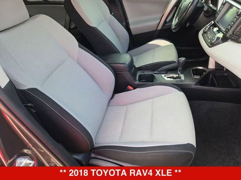 Used 2018 Toyota RAV4 XLE FWD image 21