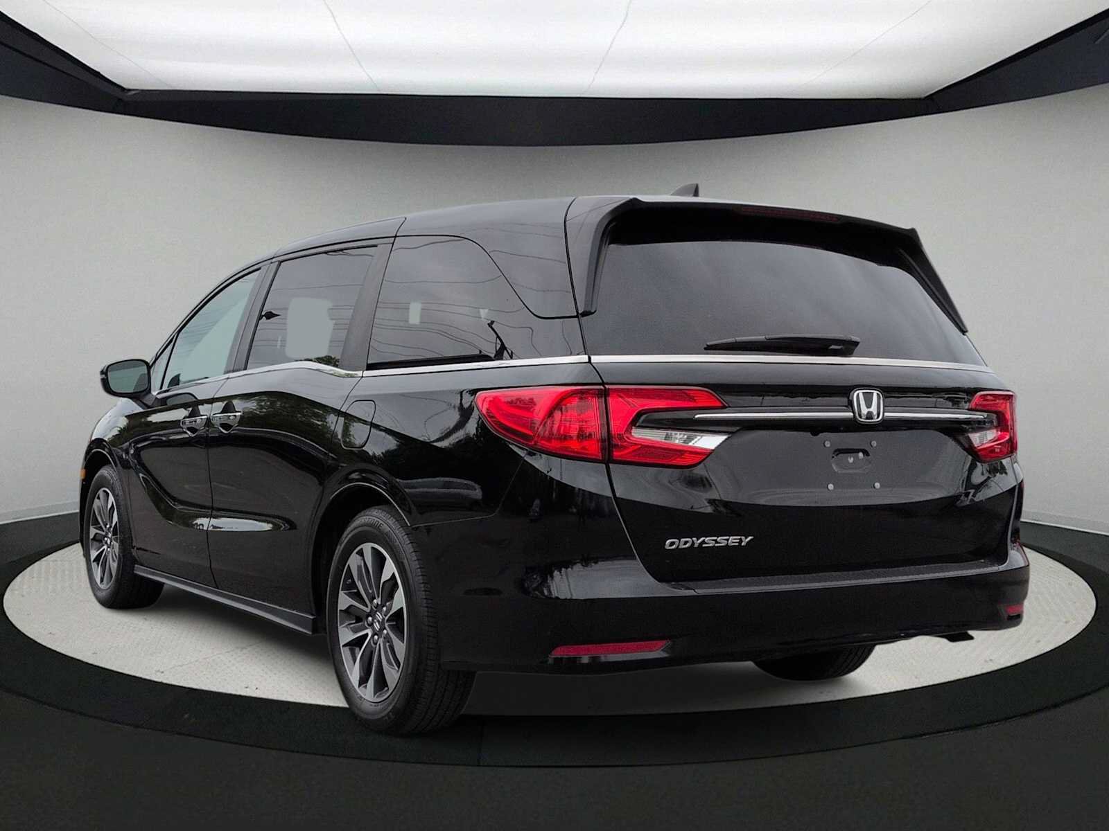 Used 2023 Honda Odyssey EX-L image 6