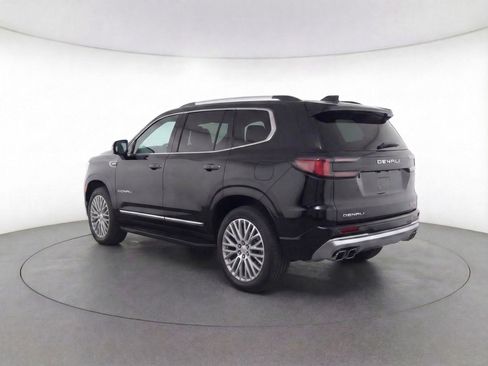 Used 2025 GMC Acadia Denali image 3