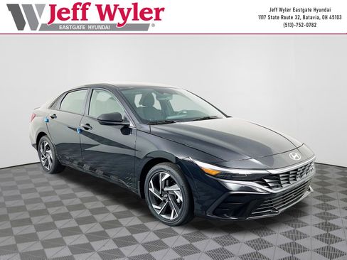New 2025 Hyundai Elantra SEL FWD image 1