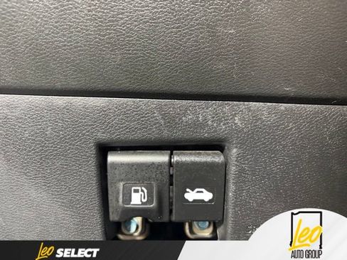 Used 2021 Nissan Versa SV FWD image 20