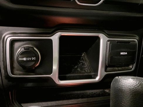 Used 2018 Jeep Wrangler Unlimited Sport image 31