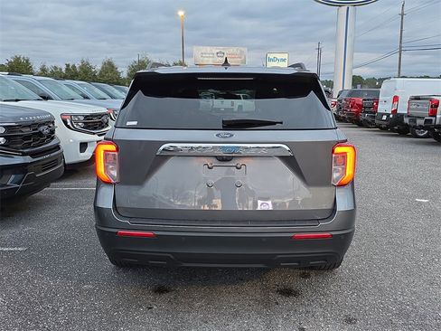 Used 2024 Ford Explorer XLT image 6