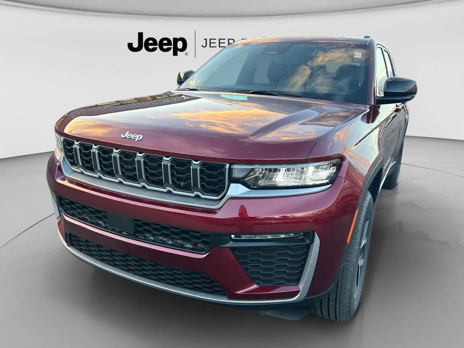 Used 2026 Jeep Grand Cherokee Limited AWD/4WD image 12