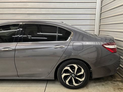 Used 2017 Honda Accord EX-L image 5
