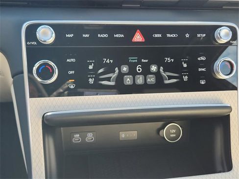 Used 2025 Genesis GV80 3.5T Prestige image 14