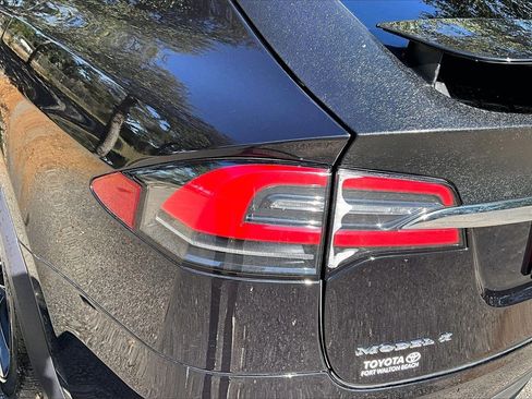 Used 2017 Tesla Model X 90D image 20