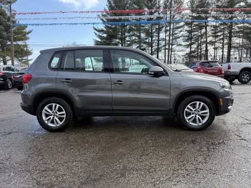 Used 2012 Volkswagen Tiguan S image 4