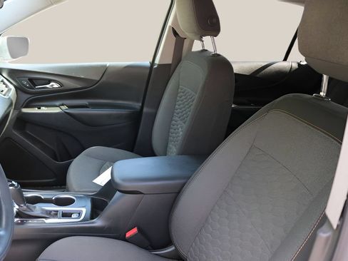 Used 2021 Chevrolet Equinox LT FWD image 12