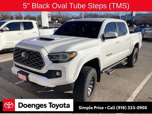 Used 2022 Toyota Tacoma TRD Sport image 3