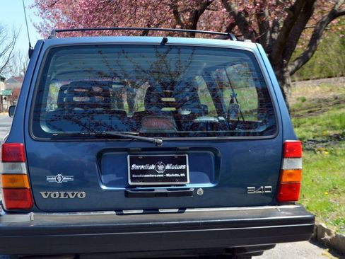 Used 1992 Volvo 240 Wagon RWD image 36