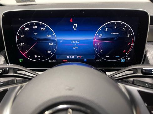 Used 2026 Mercedes-Benz GLC 300 4MATIC image 32