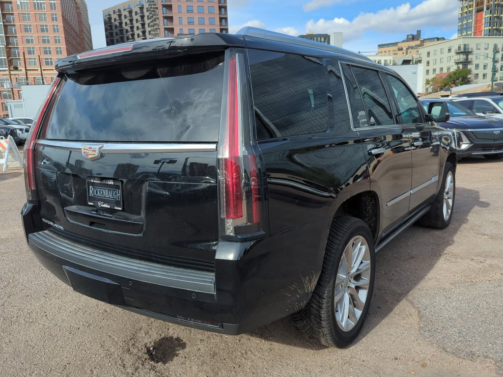 Used 2020 Cadillac Escalade Premium Luxury AWD/4WD image 7