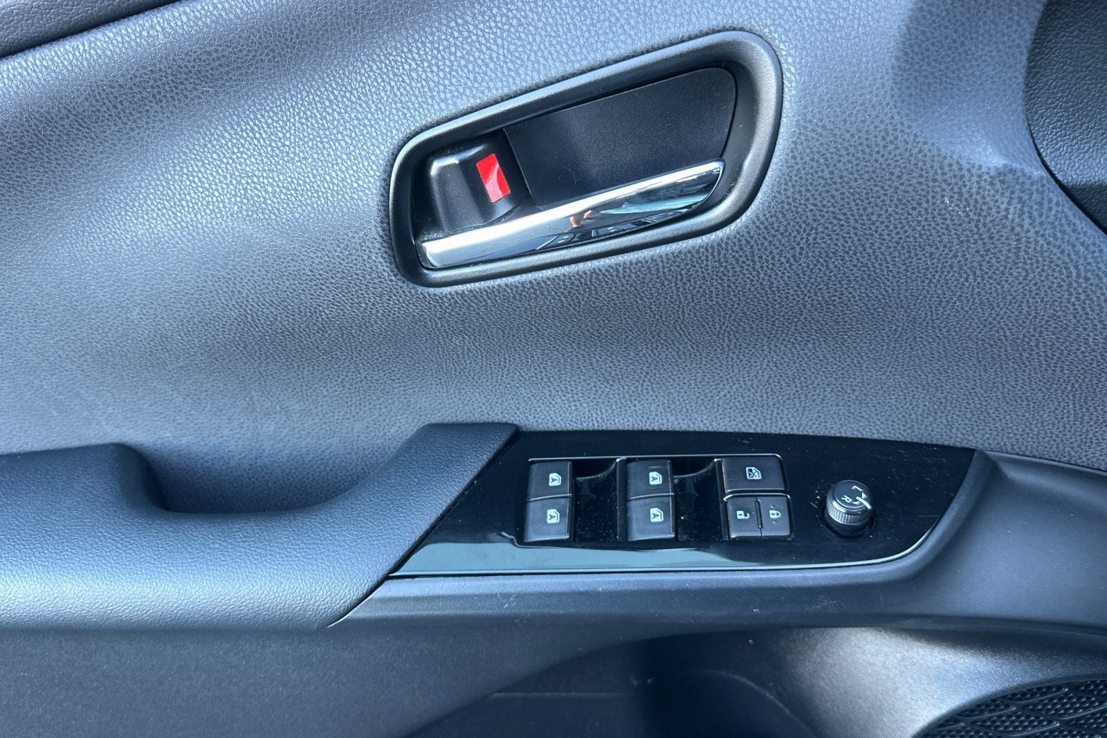 Used 2016 Toyota Prius Three FWD image 12