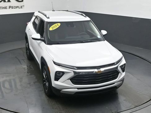 Used 2024 Chevrolet TrailBlazer LT w/ LT Cold Weather Package FWD image 47