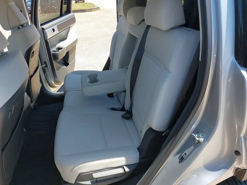 Used 2024 Hyundai Santa Fe SE FWD image 15