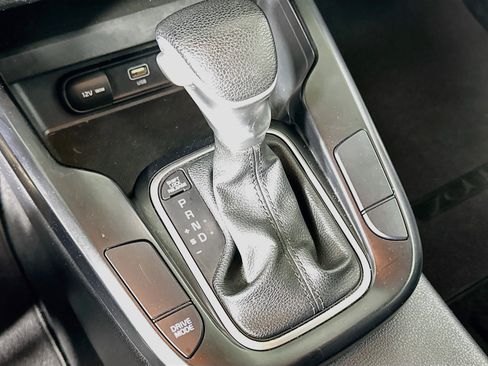 Used 2023 Kia Soul LX w/ LX Technology Package FWD image 24