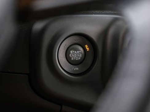Used 2021 Jeep Wrangler Unlimited Sport AWD/4WD image 30