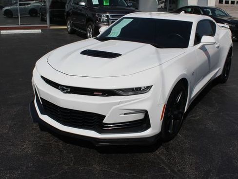 Used 2021 Chevrolet Camaro SS RWD image 4
