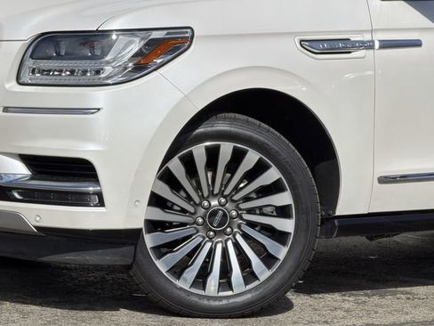 Used 2018 Lincoln Navigator Reserve w/ Technology Package image 9